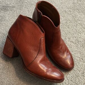 Frye Leather Ankle rodeo western cowgirl Boots In Red Brown size 8 B